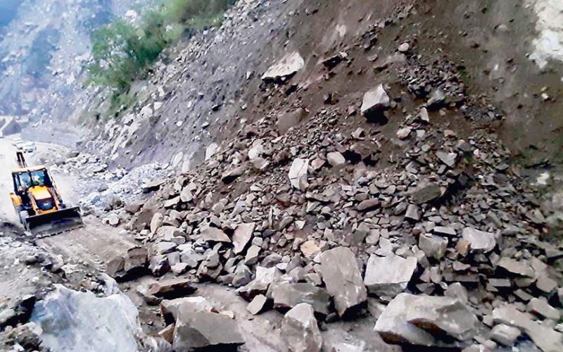 बेनी–जोमसोम सडक पूर्णरुपमा अवरुद्ध