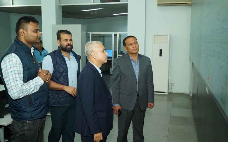 ऊर्जामन्त्री घिसिङबाट विद्युत् भार प्रेषण केन्द्रको अनुगमन
